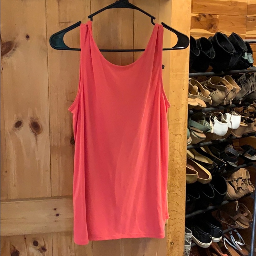 Coral top